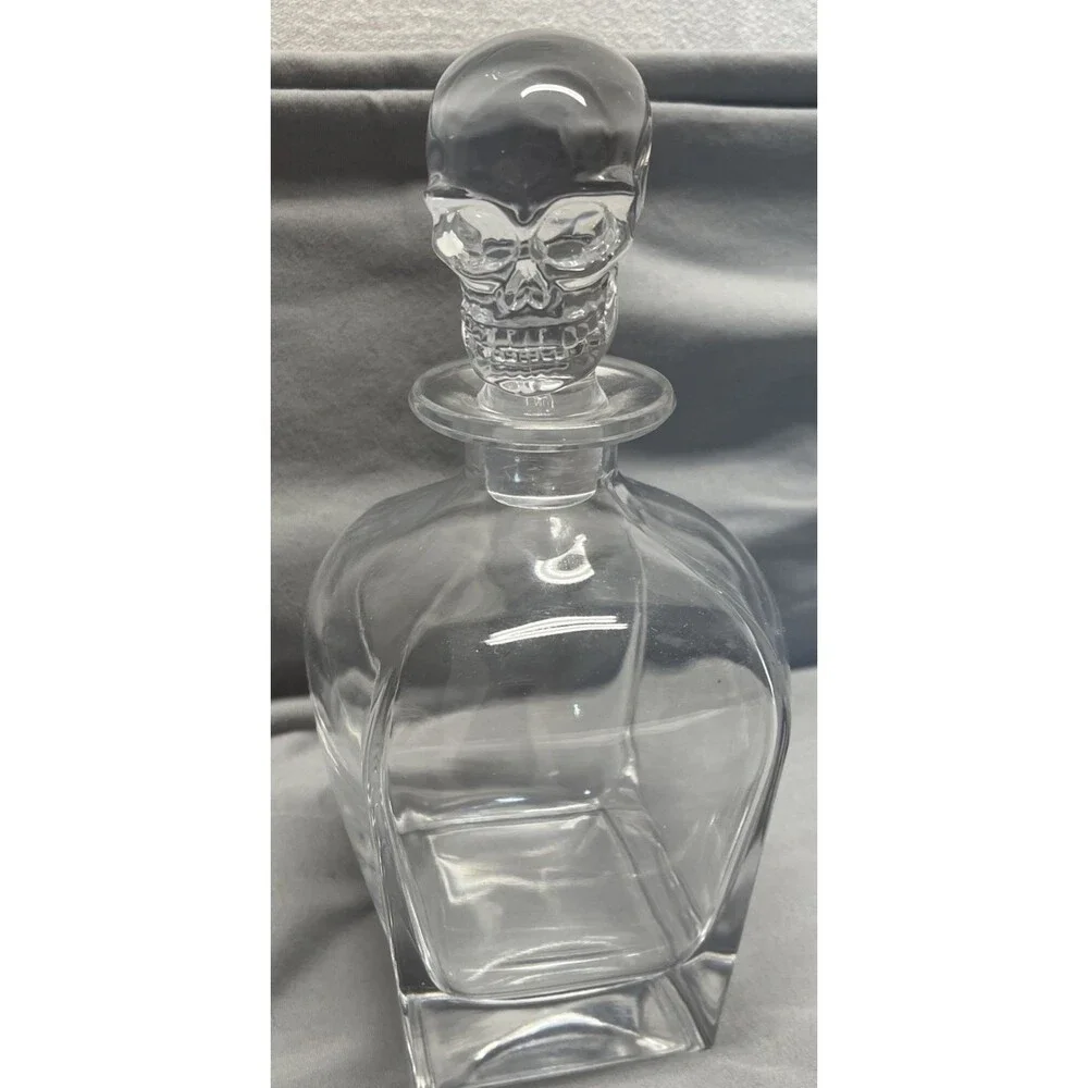 Skull Whiskey Decanter 24 oz Glass Barware w/ Stopper Heavy Halloween Gift Decor